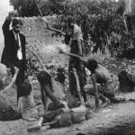 a-turkish-official-teases-armenian-kids-by-showing-them-a-piece-of-bread-during-the-armenian-genocide-1915