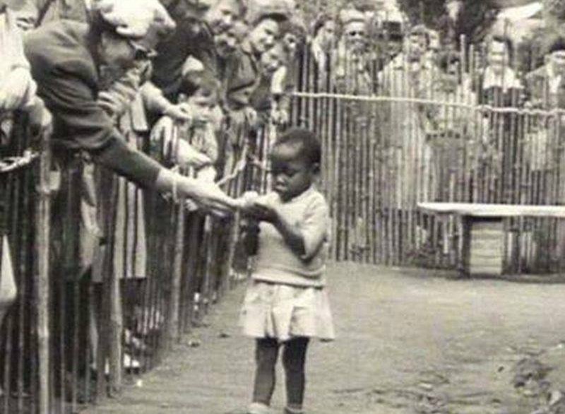 an-african-girl-is-actually-part-of-a-zoo-a-human-zoo-in-belgium-1958