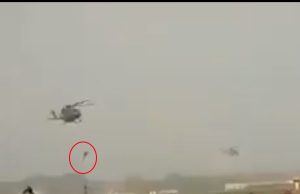 सेना दिवस से पहले हुआ बड़ा हादसा, रिहर्सल के दौरान तीन जवान हेलिकॉप्टर से गिरे, देखे वीडियो