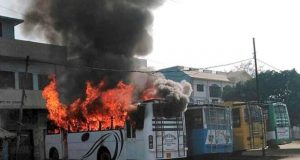 कासगंज: धार्मिक स्थल का दरवाजा जलाया गया, फिर से दंगे भड़काने की कोशिश, जाँच शुरू