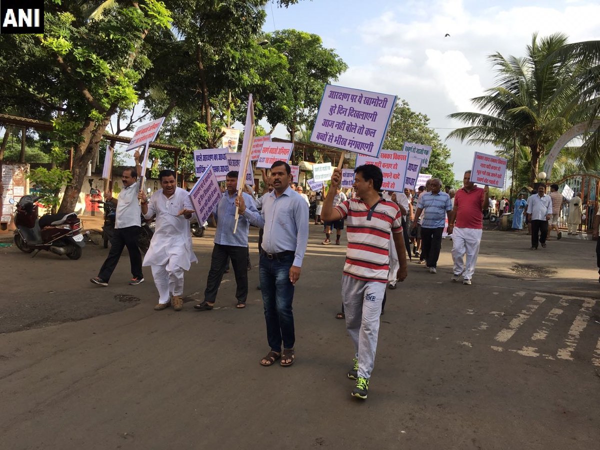Bharat Bandh Live News Update: कई राज्यों में दिखा भारत बंद का असर, दुकाने बंद, सड़कों पर उतरे लोग