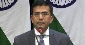 भारतीय विदेश मंत्रालय ने की पुष्टि पाकिस्तान के कब्जे में है लापता पायलट, देखे वीडियो-