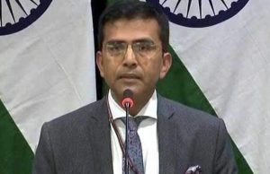 भारतीय विदेश मंत्रालय ने की पुष्टि पाकिस्तान के कब्जे में है लापता पायलट, देखे वीडियो-