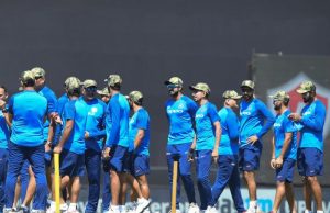 सेना को सम्मान देने के लिए टीम इंडिया ने तीसरे वनडे में पहनी स्पेशल कैप, मैच फीस राष्ट्रीय रक्षा कोष में देने की घोषणा