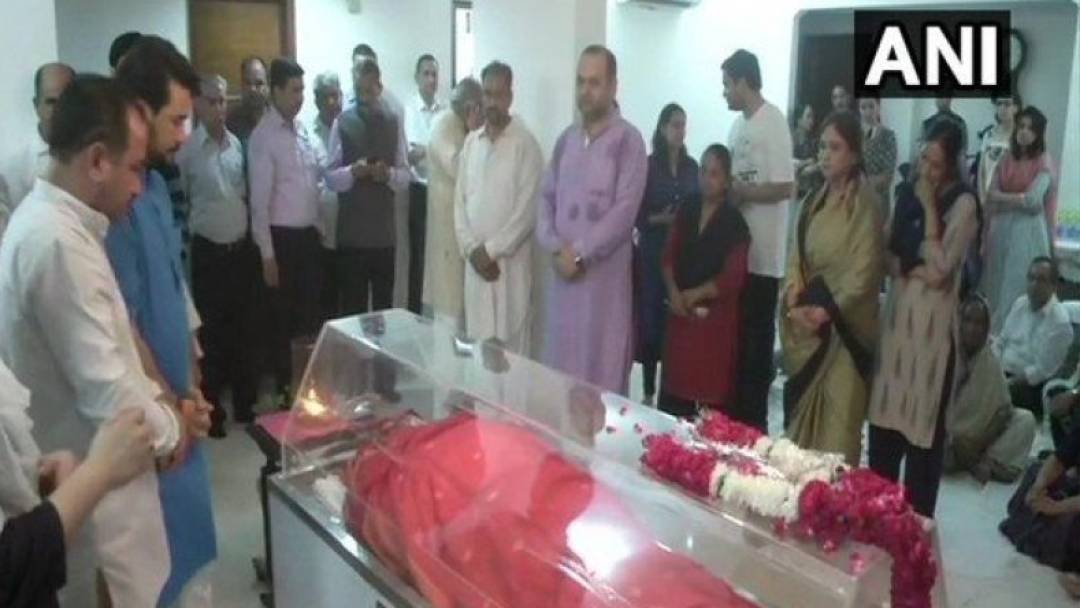 Sushma Swaraj Funeral Live Updates: BJP मुख्यालय लाया गया सुषमा स्वराज का पार्थिव शरीर, दोपहर 3 बजे होगा अंतिम संस्कार