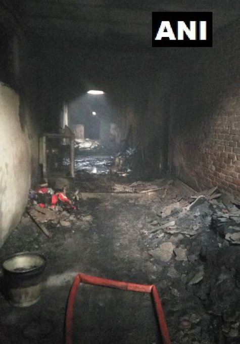 दिल्ली Live Updates News: अनाज मंडी के पास स्तिथ फैक्ट्री में लगी भीषण आग 43 लोगों की मौत, कई घायल 