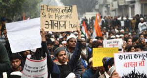 CAA Protest: उत्तर पूर्वी दिल्ली में तीसरे दिन भी माहौल तनावपूर्ण, मरने वालों की संख्या 7 हुई | Delhi Today News | Shaheen Bagh protests (शाहीन बाग का विरोध)