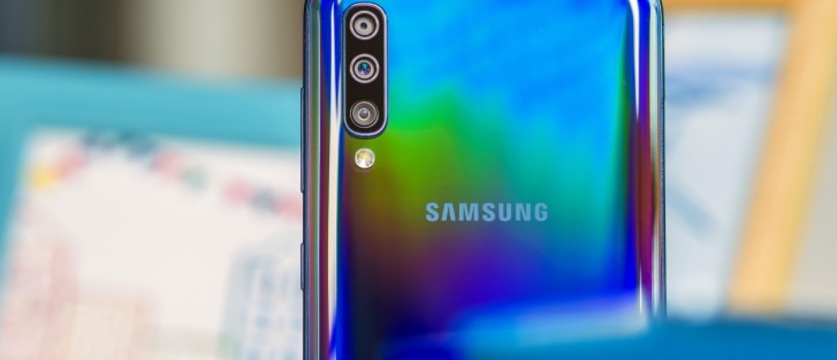Samsung Galaxy A11 With Hole-Punch Display, Triple Rear Cameras, Specifications, Release Date User Reviews and Ratings Goes Official सैमसंग गैलेक्सी ए 11 इस दिन होगा लांच