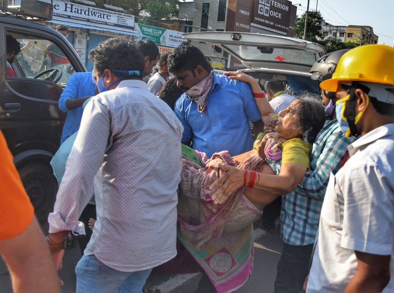 Andhra Pradesh Visakhapatnam Chemical Gas Leaked Today News in Hindi, 8 People Died, More Than 300 People Were Hospitalized, Today News, LG Polymers Gas Leakage