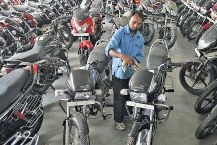 Bajaj Auto कंपनी ने भारत में अपने ज्यादातर वाहनों की कीमतों में बढ़ोतरी कर दी है, जिसमे NS200 BS 6, Pulsar RS200 इत्यादि, Bajaj Auto Motorcycle New Price in India