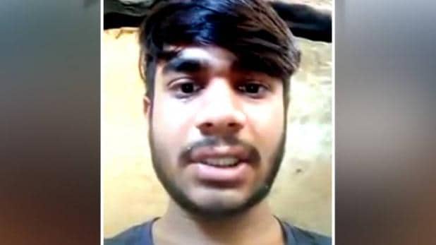 मध्य प्रदेश के शिवपुरी जिले में एक युवक को इलाके के बदमाशों ने पूजा के लोटे में पेशाब भरकर पीलाया, जिसके बाद युवक ने वीडियो बनाई और सुसाइड नोट लिख कर आत्महत्या कर ली