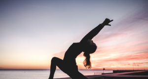 Benefits of Yoga योग करने से आपको बहुत प्रकार के लाभ होते है और आप प्रकार की ख़तरनाक बीमारी से बच सकते है, आज हम आपको इस आर्टिकल में उन्ही फायदों के बारे में बताने वाले है