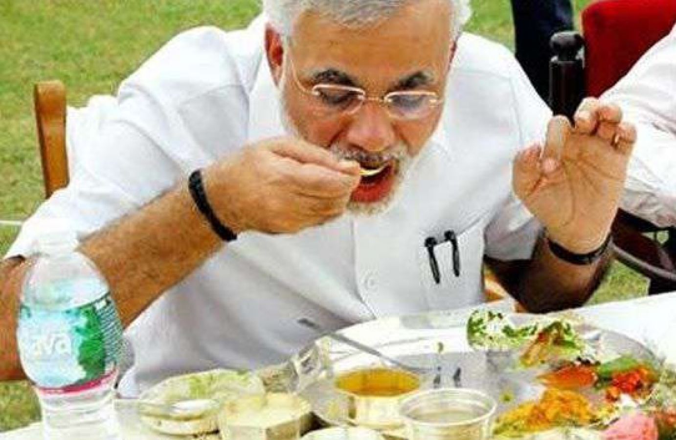 Who Makes Food and What Narendra Modi likes in the Prime Minister's kitchen, प्रधानमंत्री की रसोई में कौन बनाता है खाना और क्या पसंद करते हैं प्रधानमंत्री नरेंद्र मोदी