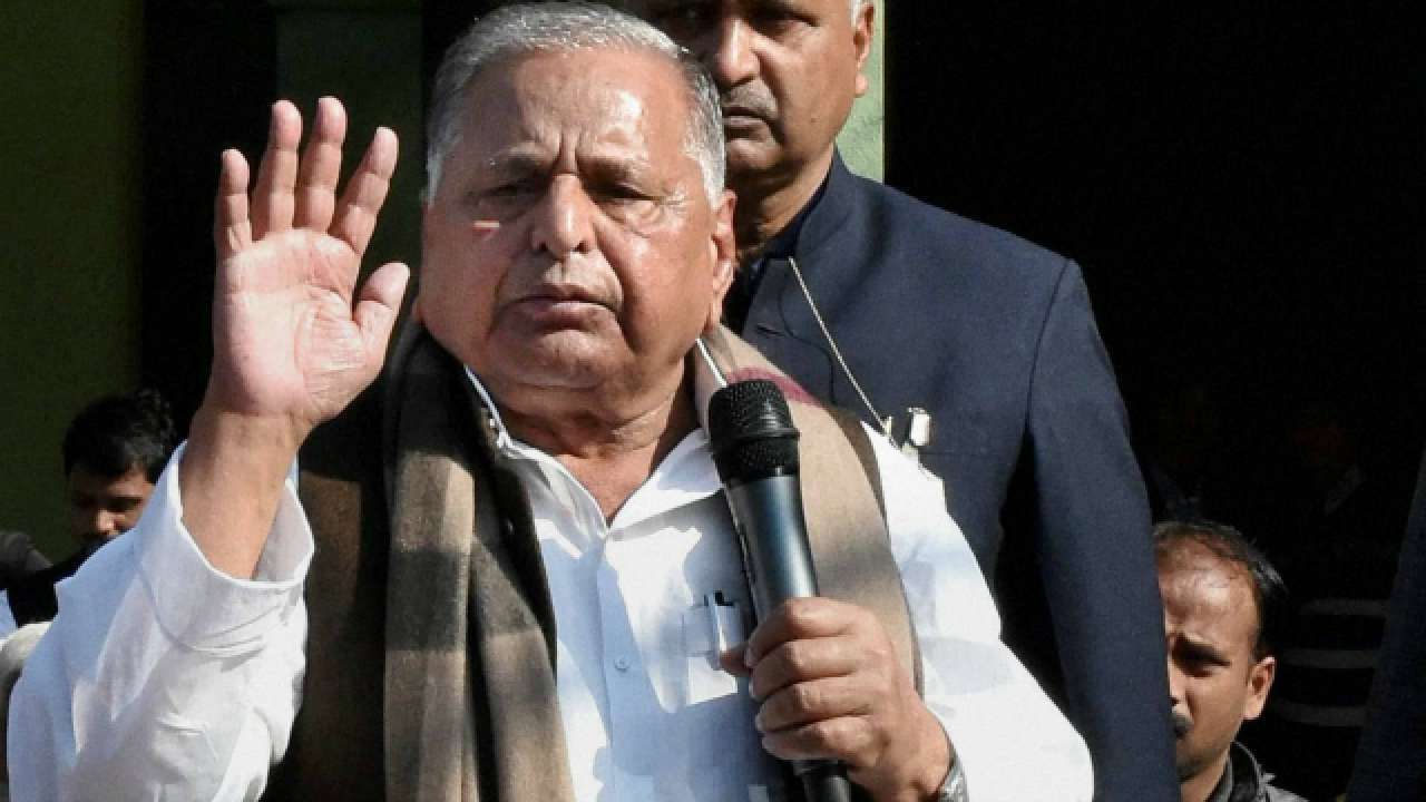 Samajwadi Party Veteran And Former MLC Mulayam Singh Yadav Passed Away (Death News in Hindi), मुलायम सिंह यादव का निधन हो गया है, Wiki/Bio in Hindi, मुलायम सिंह के निधन पर अखिलेश ने जताया शोक