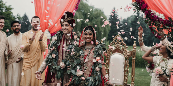 Top 5 Tips to Plan Your Wedding on a Budget in Hindi | लाखों का लहंगा, हज़ारों का मेकअप, शादी के बाद पहने जाने वाले कपड़े, साड़ियां इन सब खर्चों का हिसाब शादी के बाद लगाया जाता है।