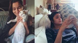 Alia Bhatt has shared a photo on social media remembering the cat, after the death of her cat Sheeba | आलिया भट्ट ने अपने ने ऑफिशल इंस्टाग्राम अकाउंट पर अपनी बिल्ली (शीबा) के साथ एक फोटो शेयर की है.