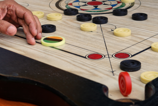 Best Collection of Carrom Board Game Quotes, Carrom Board Game Shayari, Carrom Board Game Status in Hindi, कैरम बोर्ड गेम कोट्स, कैरम बोर्ड गेम स्टेटस, कैरम बोर्ड गेम शायरी