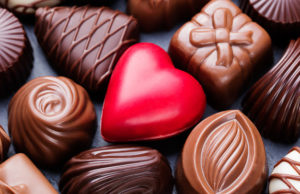 Chocolate Day (9th February) Interesting Facts & History in Hindi | चॉकलेट डे क्यों मनाया जाता है ? और इसका इतिहास क्या है ? | जानिए लड़कियों को क्यों पसंद होती है चॉकलेट ?
