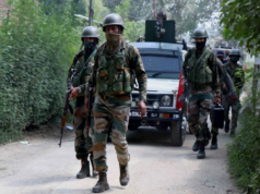 केंद्र शासित प्रदेश जम्मू कश्मीर में सीआरपीएफ के जवानों पर आतंकी हमला हुआ है, जिसमें 2 जवान गंभीर रूप से घायल हो गए हैं, आतंकियों को ढूंढने के लिए इलाके में सर्च ऑपरेशन चलाया जा रहा है।
