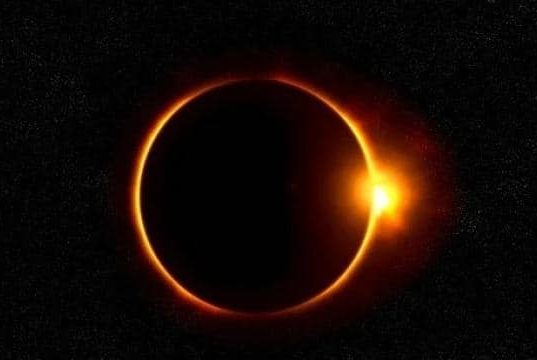 Surya Grahan 2021 - Today's first solar eclipse of the year, know in which states this Ring of Fire will be visible? | आज साल का पहला सूर्य ग्रहण, जानिए किन राज्यों में दिखेगा ये रिंग ऑफ फायर ?