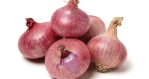 Best Collection of Onion (Pyaj) Shayari Status Quotes Images in Hindi for Whatsapp FB Insta Twitter | प्याज शायरी स्टेटस कोट्स हिंदी में, Onion Dearness Shayari