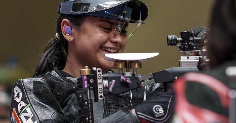 Avani Lekhara Wins Gold Medal in Tokyo Paralympics New in Hindi - टोक्यो पैरालिंपिक (Tokyo Paralympics 2020) में शूटिंग की महिलाओं की 10 मीटर एयर राइफल SH1 स्पर्धा में गोल्ड मेडल अपने नाम किया है
