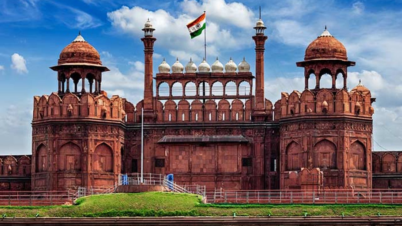 Short and Long Essay on Red Fort (Lal Quila) in Hindi for Class 6, 7, 8, 9, 10, 11, 12 1st, 2nd, 3rd Year School College SOL Student | लाल किला पर निबंध सभी छात्रों के लिए