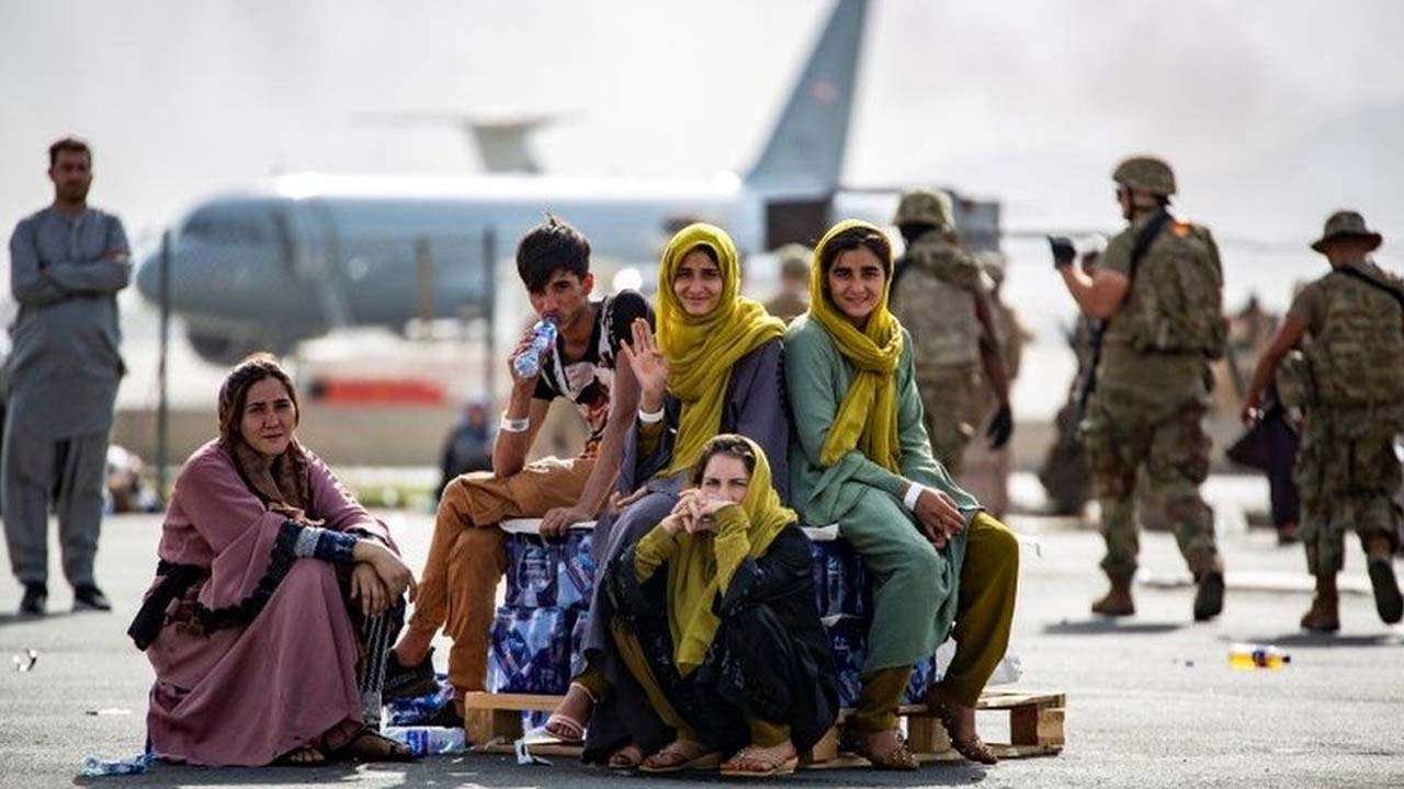 अफगानिस्तान काबुल एयरपोर्ट पर 1 पानी की बोतल और 1 प्लेट चावल की कीमत क्या है ?Kabul Airport News in Hindi - What is the cost of 1 bottle of water and 1 plate of rice at Afghanistan Kabul airport?