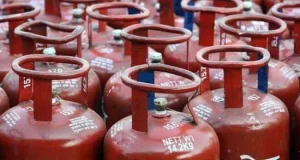 LPG cylinder delivered for Rs 634 In a festive season like Dussehra Diwali Chhath Puja Details in Hindi | दशहरा, दिवाली, छठ पूजा जैसे त्योहारों पर सिलिंडर इस दाम पर मिलेगा ?