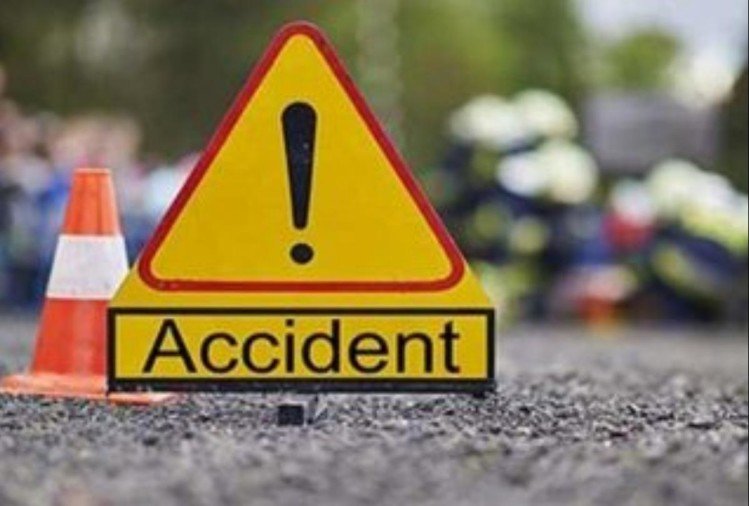 Rohtas Four Persons Killed in Road Accident At Sasaram Bramk, Sasaram Road Accident News in Hindi, बनारस से सासाराम लौट रहा परिवार हुआ सड़क हादसे का शिकार, चार लोगों की दर्दनाक मौत