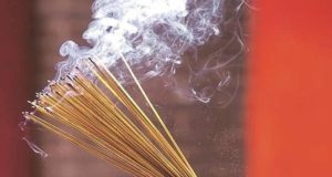 Best Collection of Agarbatti (Incense Stick) Quotes, Status, Shayari in Hindi for Bhagwan, God, Whatsapp DP FB Insta Twitter Reddit | धूप अगरबत्ती शायरी स्टेटस कोट्स