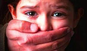 Six Year Old Girl Rape In Azamgarh Accused Arrest News in Hindi | घर में घुसकर छह वर्ष की मासूम बच्ची के साथ गांव के एक युवक ने किया दुष्कर्म, पुलिस ने किया ग्रिफतार