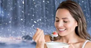 Curd Eating in Rainy Season, Curd Eating in Rainy Season, Eating Habit in Monsoon Season, Yogurt Eating in Rainy Season, Health Benefits of Yogurt, दही खाना बारिश में कितना सही है?