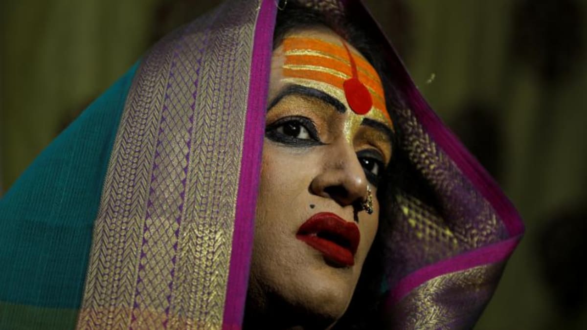 किन्नर (Hijra) कौन होते है? | Kinnar (Hijra/Hijda) Shayari Status Quotes Caption in Hindi for Transgender Whatsapp Facebook Instagram Twitter | किन्नर (हिजरा/हिजड़ा) शायरी स्टेटस कोट्स कैप्शन हिंदी में