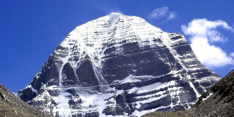 Pahad (Mountain) Hill Quotes Shayari Status Caption in Hindi for Trip Tour Whatsapp FB Instagram Twitter | पहाड़ (वादियां) पर सुविचार शायरी स्टेटस कोट्स कैप्शन हिंदी में