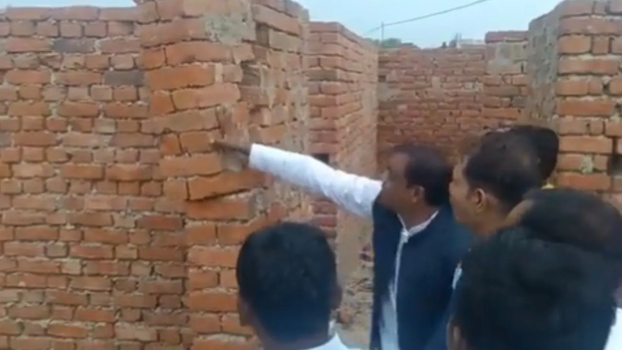 Pratapgarh Samajwadi Party MLA RK Verma Inspect Engineering College Under Construction in Raniganj Video Viral | विधायक के धक्का देते ही गिर गई निर्माणाधीन कॉलेज की दिवार, जानिए पूरा मामला!