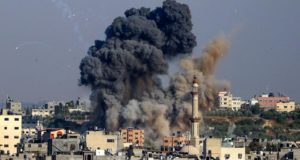 Israel Air Strike On Gaza News In Hindi | Israel Airstrikes on Gaza, 10 killed Including Commander, Israel Air Strike Breaking News in Hindi, इजरायल ने गाजा पर किया हवाई हमला हमले में कमांडर सहित 10 की मौत!