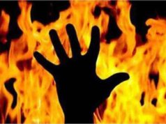 Man Burns 3 People By Spraying Petrol in Telangana Narayanguda News in Hindi, Man burnt alive by sprinkling petrol on a man and woman including a child for 10 months!