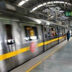 Suicide at Saket Metro Station Delhi Yellow Line News in Hindi