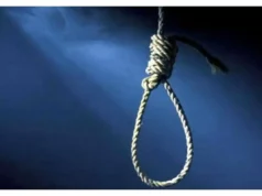 West Bengal College Student Suicide in Alipurduar News in Hindi, College student caught stealing chocolates in the mall, the photo went viral and hanged | College student commits suicide
