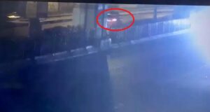 Car Driver Dragged Scooty Driver for 350 Meters in Delhi News in Hindi, Delhi Scooty and Car Road Accident CCTV Footage Video Watch | स्कूटी सवार को कार से 350 मीटर तक घसीटा, 1 की मौत, 1 घायल देखें CCTV वीडियो!