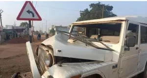 Chhattisgarh School Vehicle Road Accident News in Hindi | Andi Chowk Mor Accident, Chhattisgarh School Van Accident Latest News, स्कूली बच्चों से भारी वैन हादसे का शिकार, क्या है बच्चो की स्तिथि?