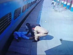 UP Amroha Railway Station Accident CCTV Footage Video Viral on Social Media, Amroha Platform Accident Video Watch Now | चलती ट्रेन के साथ 50 मीटर तक घिसटता रहा यात्री, टीटीई ने बचाई जान!