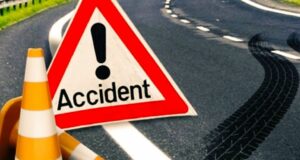 Nalanda Road Accident in Bihar News in Hindi | बाइक सवार को नालंदा में तेज रफ्तार ट्रैक्टर ने मारी जोरदार टक्कर, दो की मौत हुई और एक की हालत गंभीर हो गई