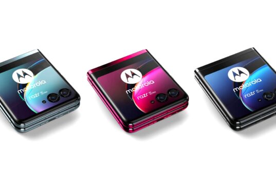 Motorola Razr 40 Ultra Foldable Smartphone Review in Hindi, Moto Razr 40 Ultra Full Specification, Price in India, Connectivity Features, Camera, Battery Backup, Display Size, Internal Storage, RAM, Processor etc.