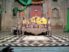 Best Collection of Radha Raman Temple (Mandir) Quotes, Shayari, Status, Caption Images for Instagram Whatsapp and Other Social Media | राधा रमन मंदिर पर सुविचार, शायरी, स्लोगन इत्यादि!