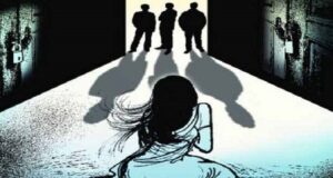 Minor Girl Gangraped By Minor Boys in Ujjain News in Hindi, Minor Girl Gangrape Case in MP Ujjain | मध्य प्रदेश के उज्जैन में 3 नाबालिक लड़कों द्वारा नाबालिक लड़की के साथ गैंगरेप करने का मामला