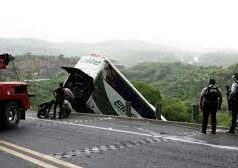 Mexico Bus Accident News: A bus full of 42 passengers fell into a ditch in Tijuana, Mexico, 18 people died, and Indians were also present! | मैक्सिको में हुए पिछले हादसों की जानकारी