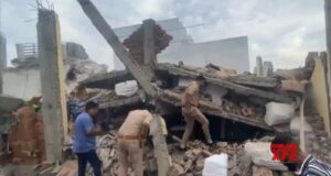 Big Explosion in Meerut Soap Factory News in Hindi | उत्तर प्रदेश मेरठ के लोहिया थाना स्थित एक साबुन फैक्ट्री में हुआ बड़ा धमाका, 4 की मौत, 10 घायल, 3 इमारत धराशाई | Meerut Soap Factory Blast News