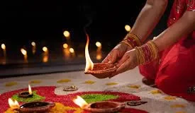 Diwali: 5 Traditions from India's Festival of Lights | 5 Famous Rituals of Diwali You Must Know | 5 Diwali Customs and Traditions You Should Know About | दिवाली: भारत के रोशनी के त्योहार की 5 परंपराएँ
